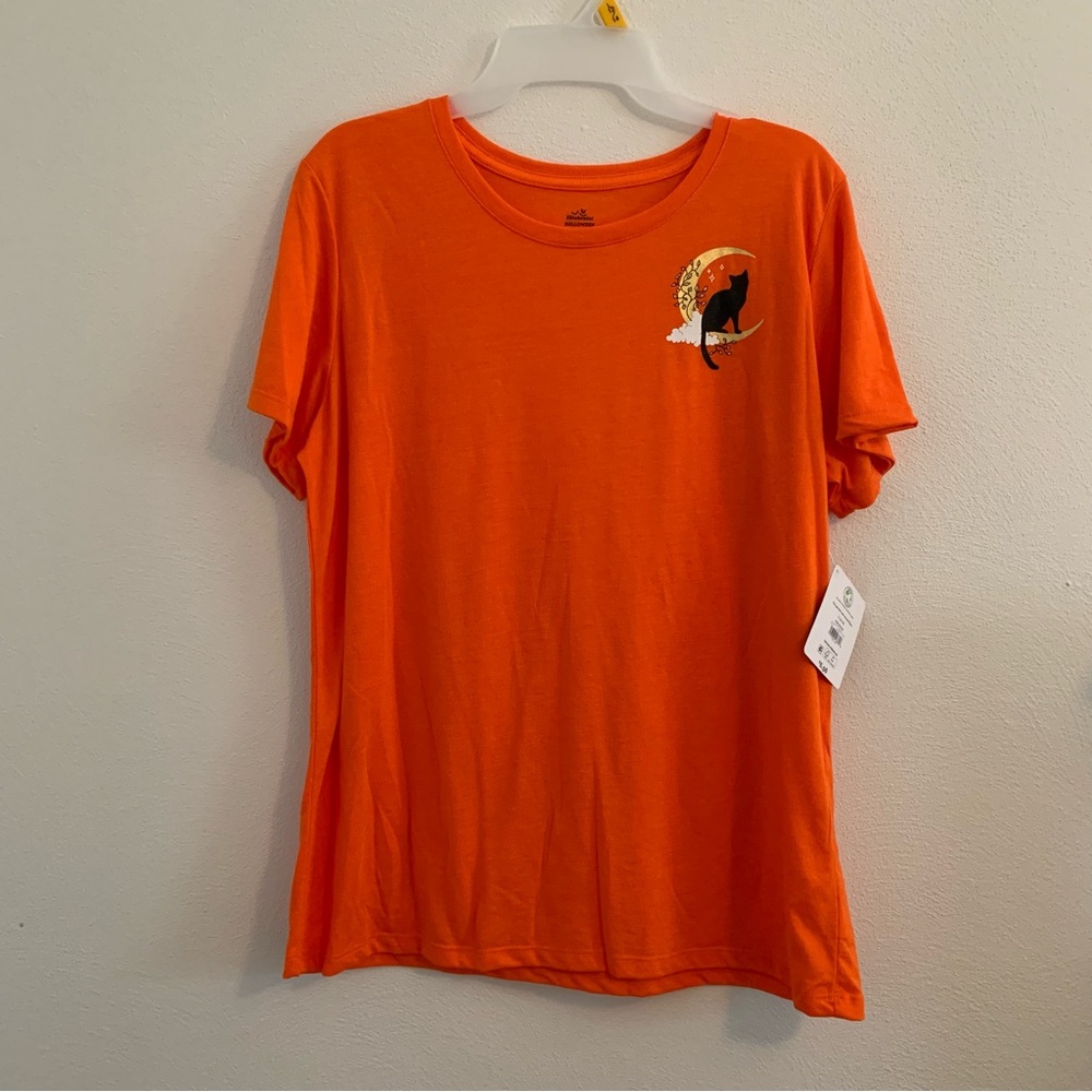 Women’s Halloween Graphic T-Shirt with Moon and Black Cat